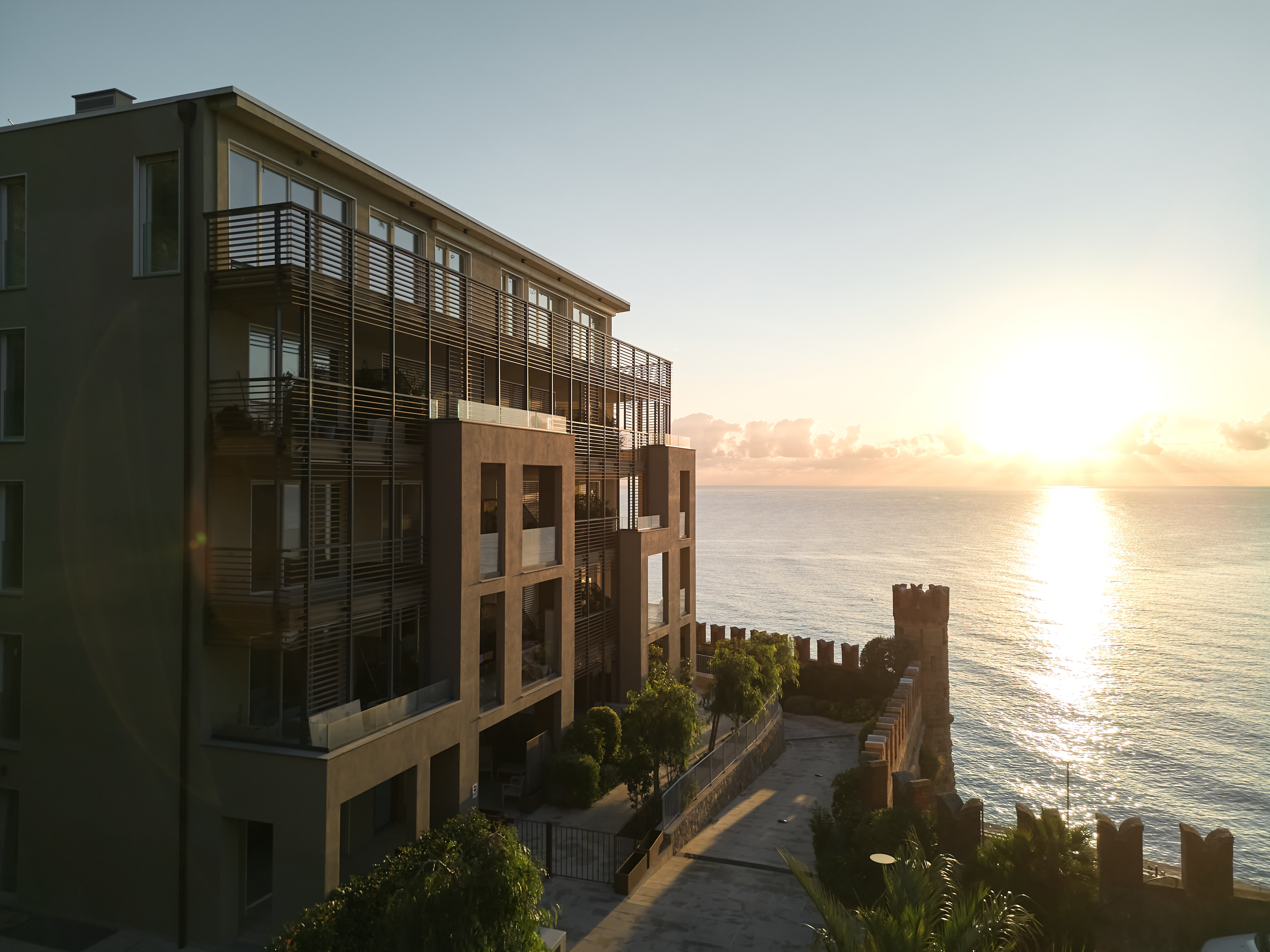🇮🇹 Castello Borelli 6C: Fronte  Mare e Torre Est con Comfort Moderno 2