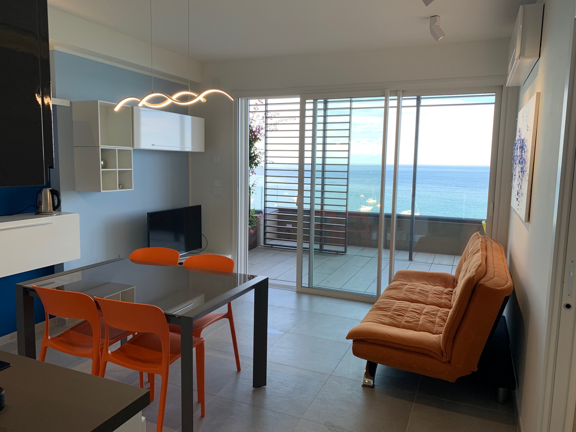🇮🇹 Castello Borelli 6C: Fronte  Mare e Torre Est con Comfort Moderno 3